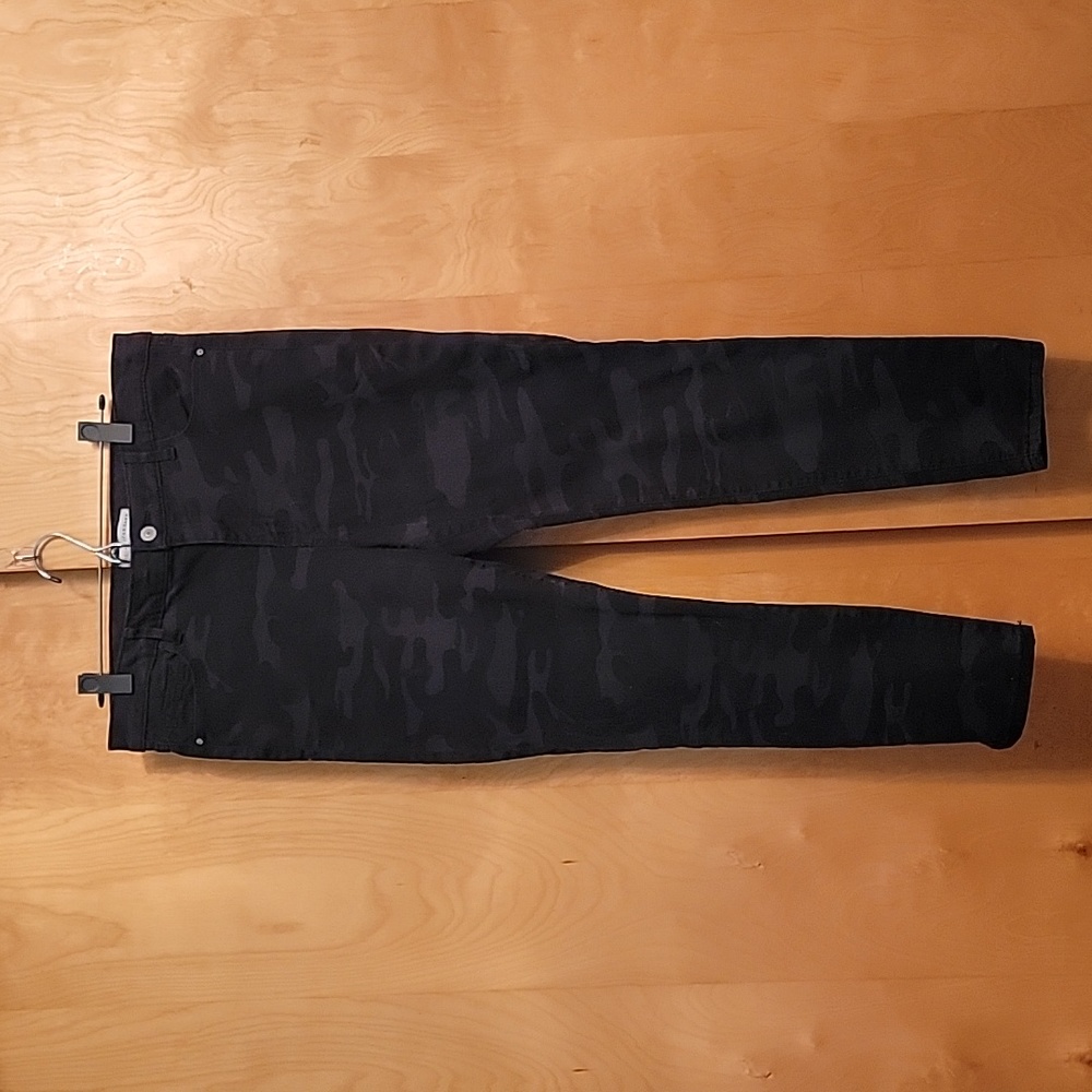 Social Standards by Sanctuary Ankle Skinny Camouflage Jeans